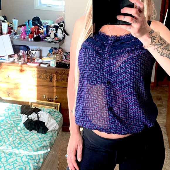 Blue Sheer Faux Button Top with Lace Detail - Picture 6 of 7